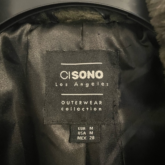 Green coat - Picture 4 of 4